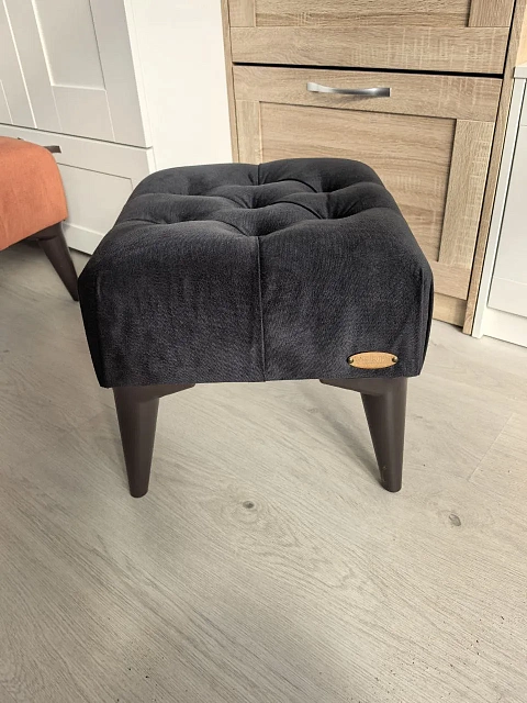 Ottoman on legs